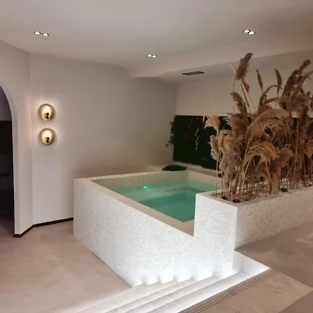 Orik & Hotel Radhimë