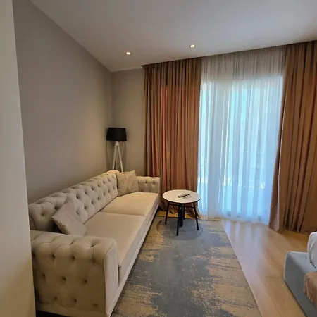 Orik & Hotel Radhimë